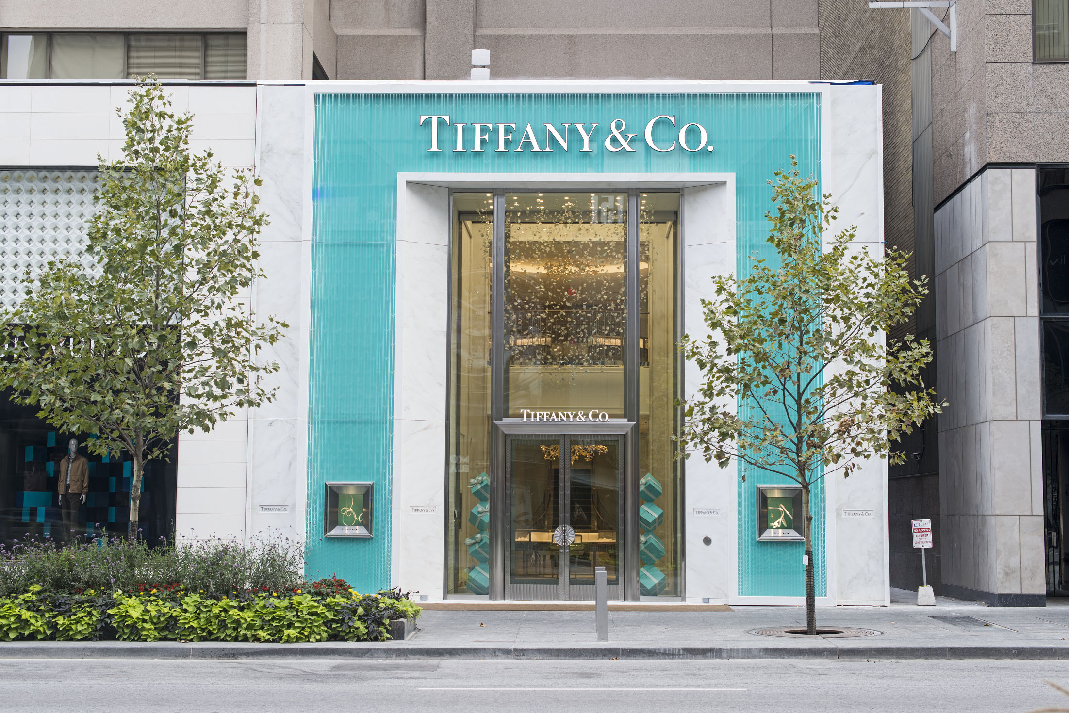 Tiffany And Co. Torontos TiffanyBloor 004 
