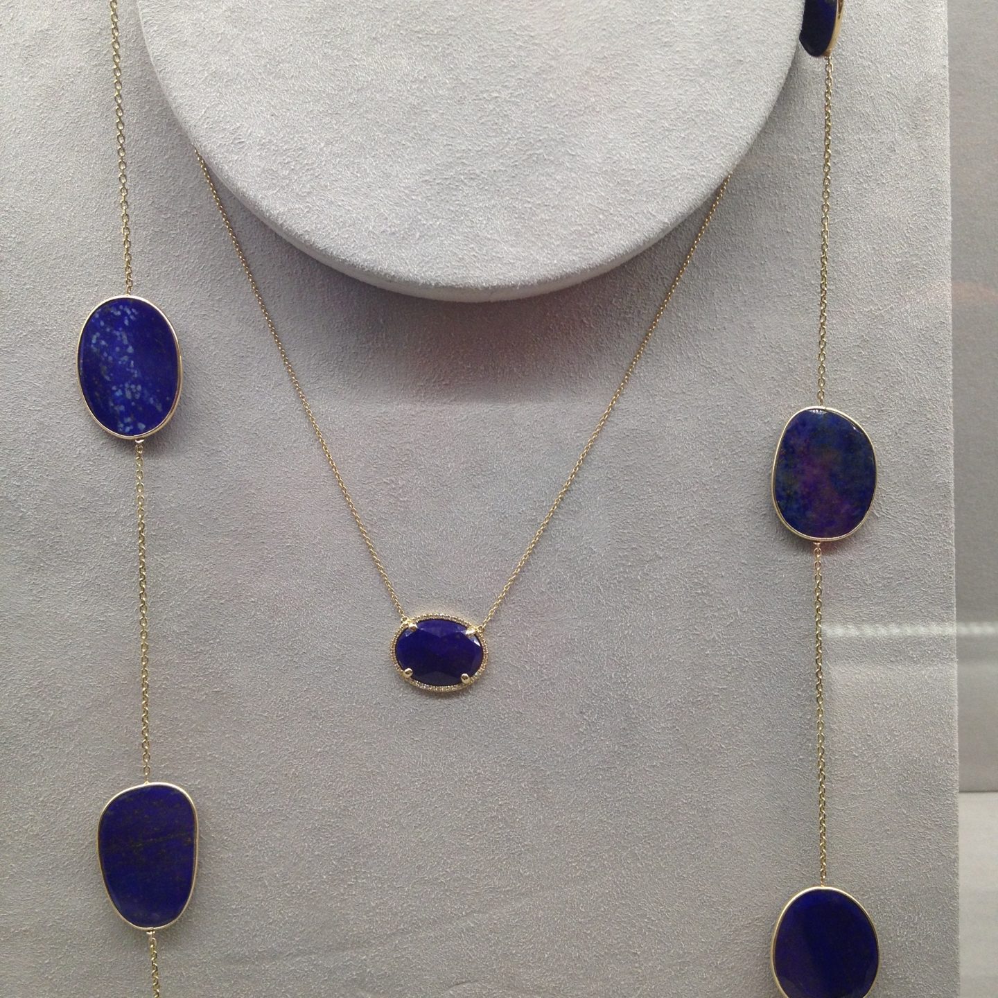 Blue-Gem-Stone-And-Diamonds-Gold-Necklaces