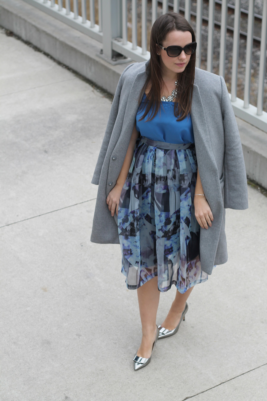 Toronto Fashion Blogger, A Side Of Vogue, Victoria Simpson, Outfit Ideas, Fashion Inspiration, Life and Style, Canadian Style Blog, Fashion, Blue and Grey Outfit, Grey Wool Coat, Pretty Skirt, Date Night Fashion Ideas