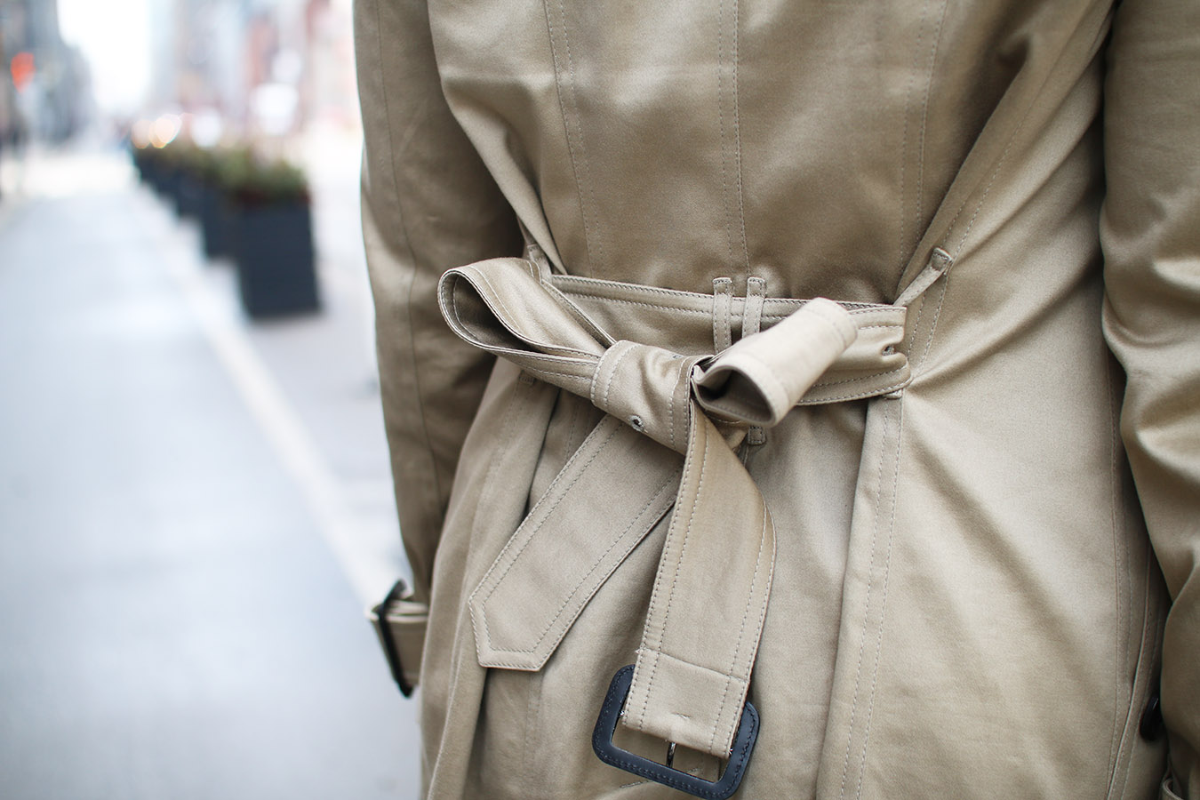 How To Tie A Bow On Trench Coat