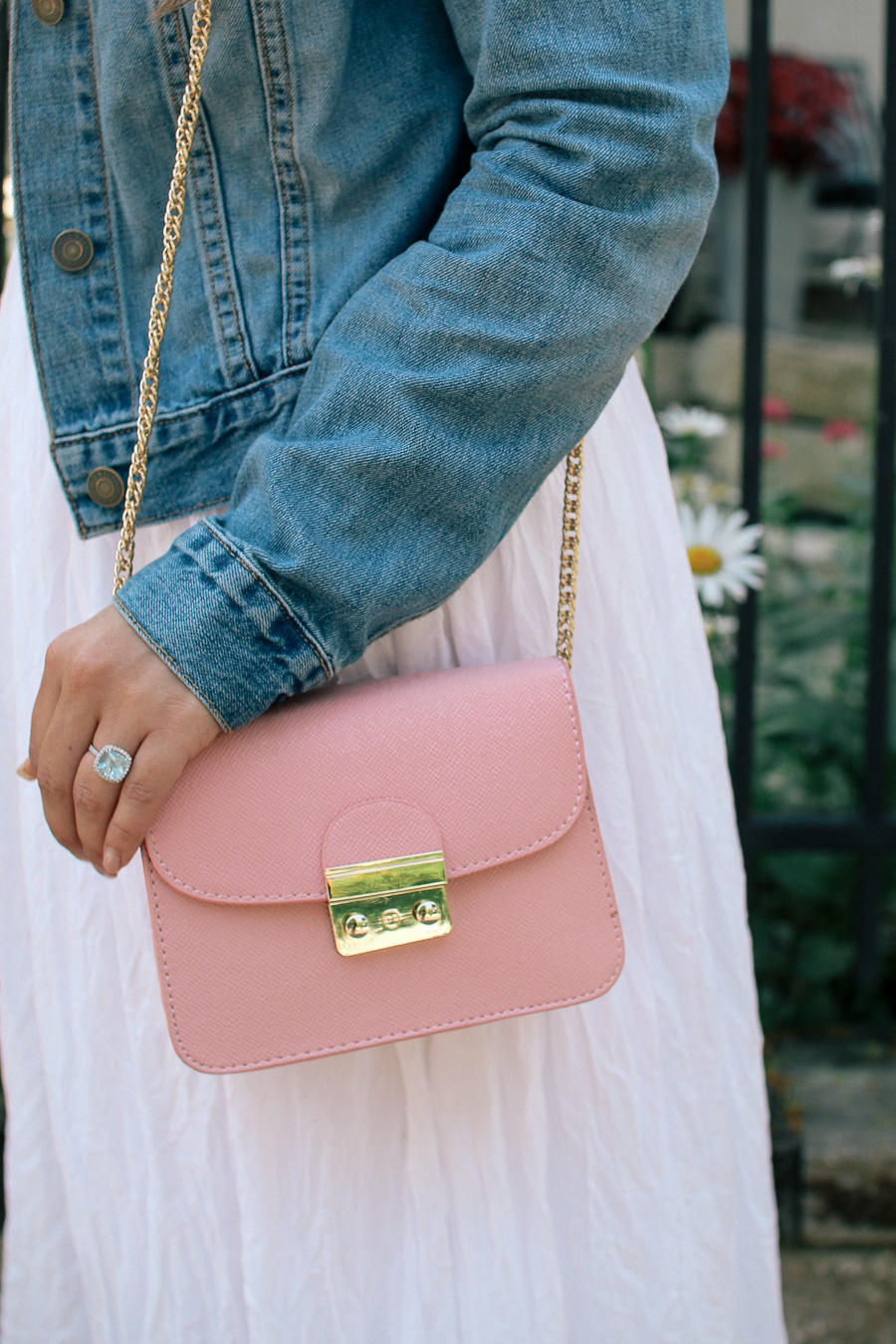 blush-pink-crossbody-handbag-with-chain-strap – A Side Of Style